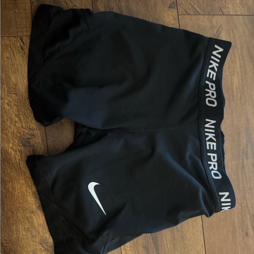 nike pros (black)